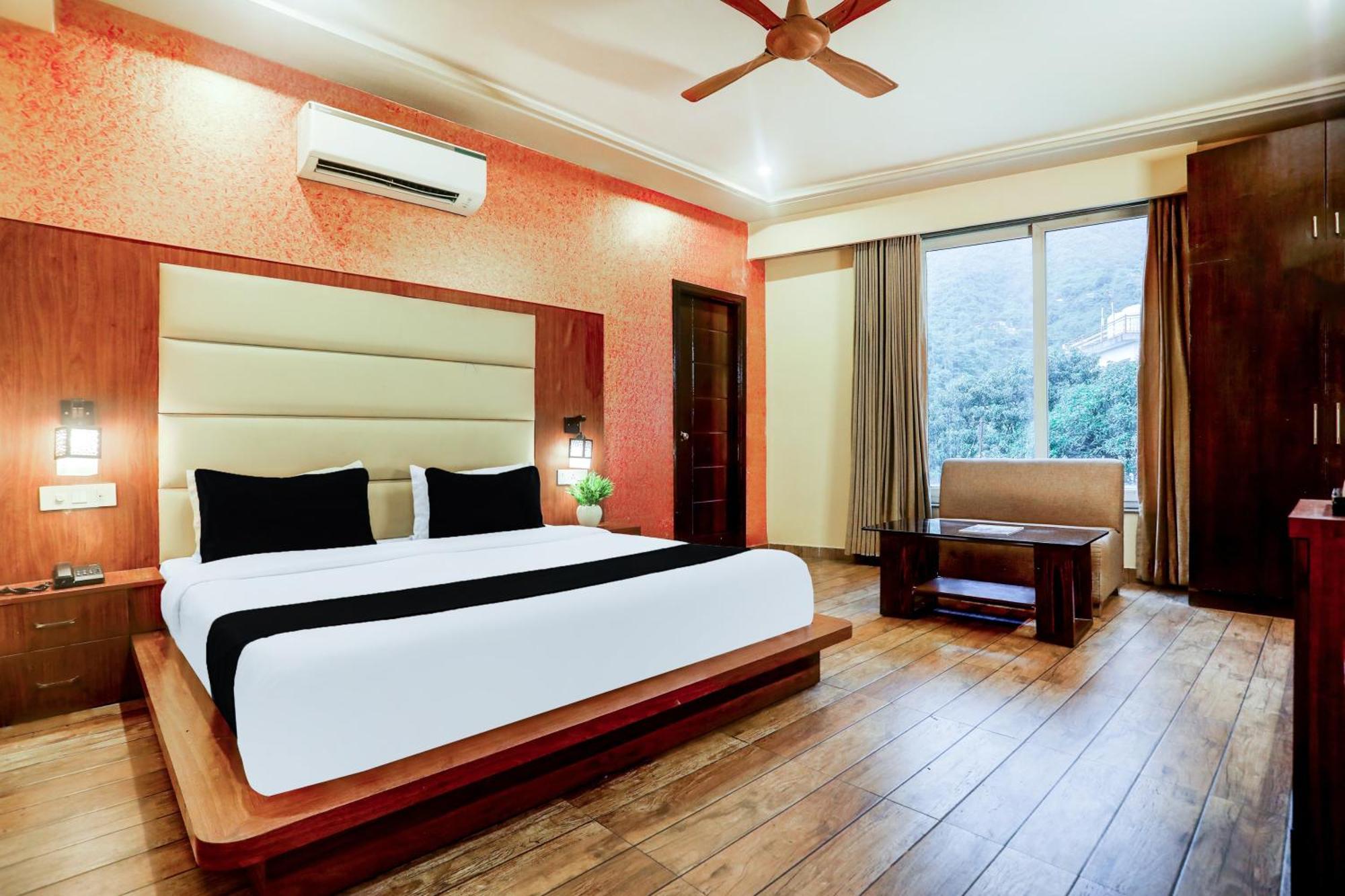 Super Townhouse Oak Pacify Hills Otel Rājpur Dış mekan fotoğraf